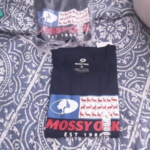 2 pack of XL Mossy Oak shirts